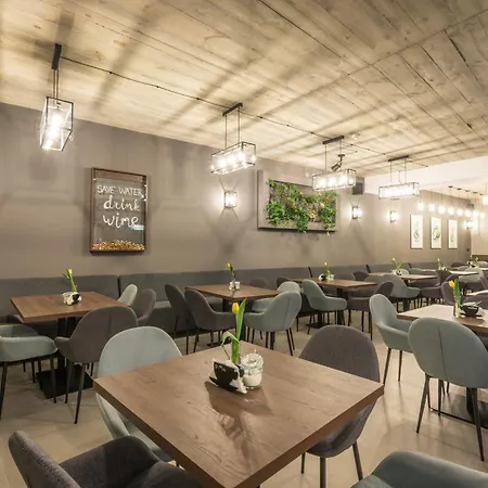 Hotell Lavender 3*